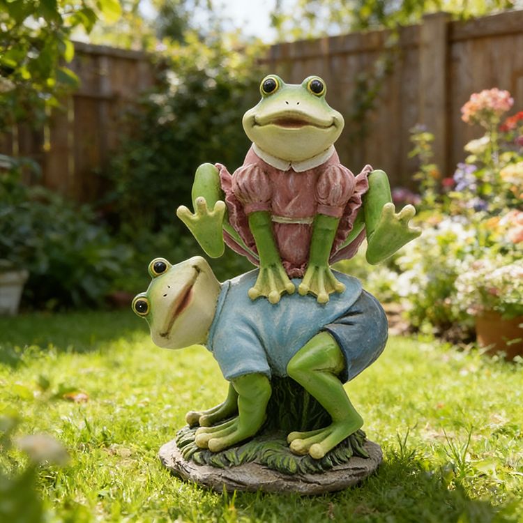 Piggyback Frog Couple Figurine