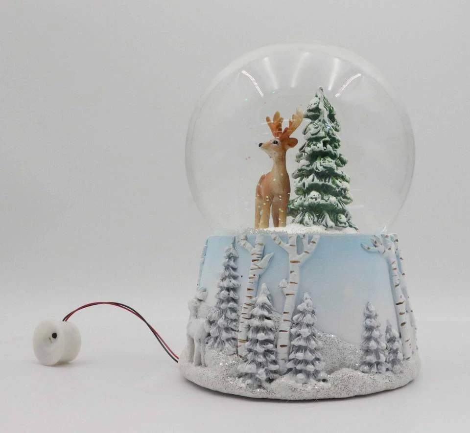 Woodland Winter Snow Globe factory